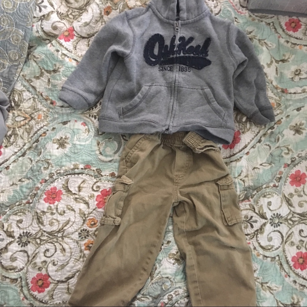 Sweatshirt and cargo khakis bundle